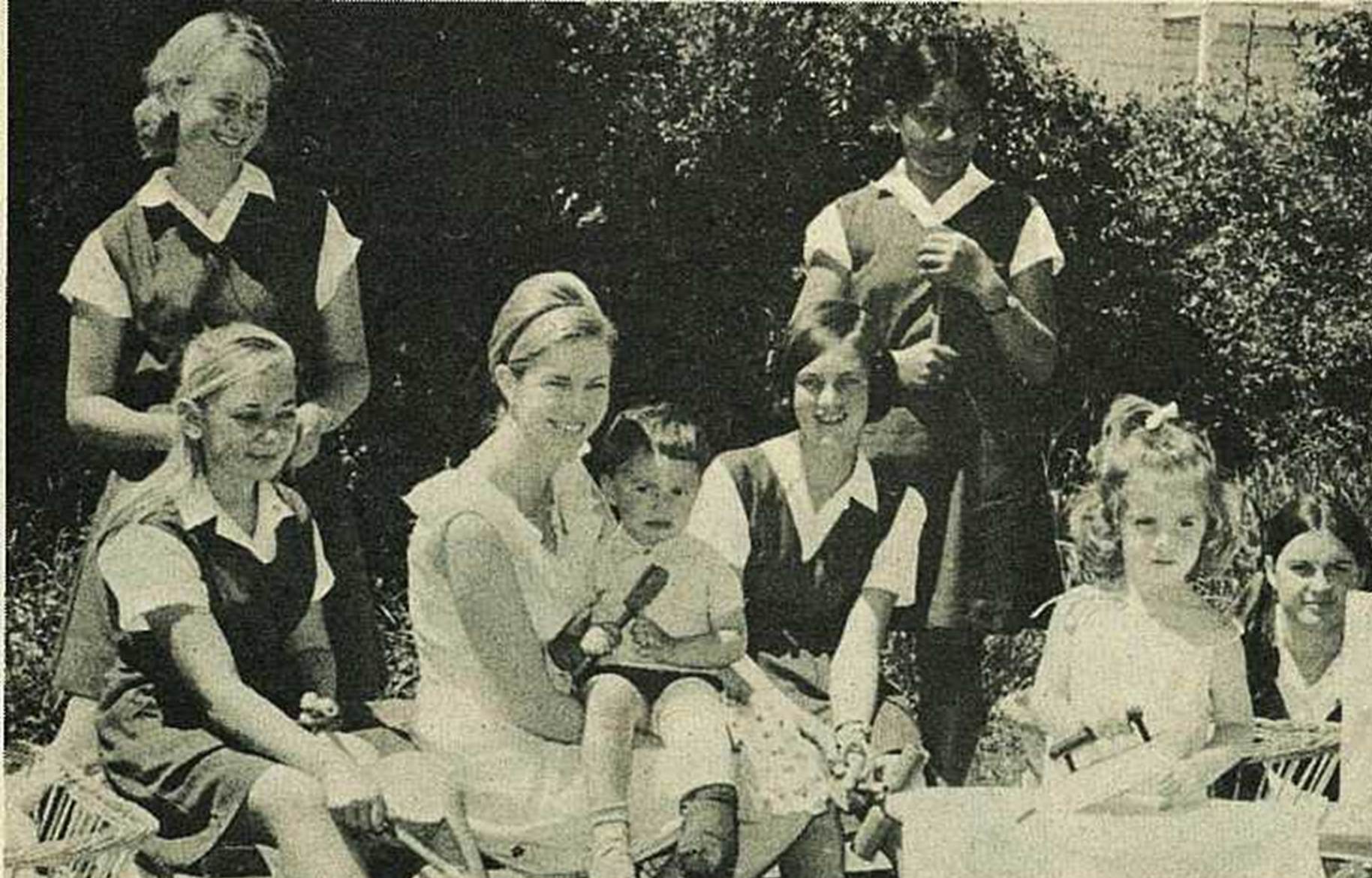 Girls' High School Activities - Gisborne Photo News - No 175 : January 29, 1969